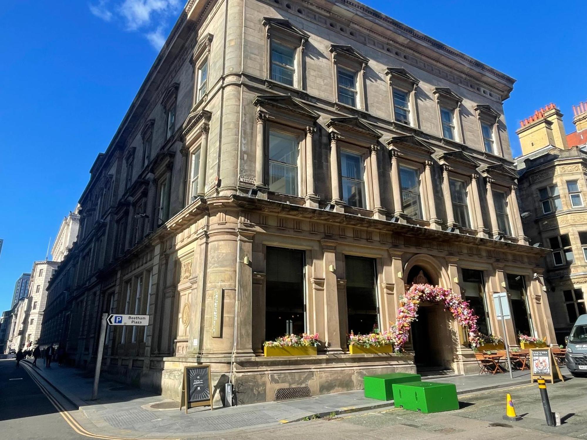 Heritage Bank Liverpool Exterior foto