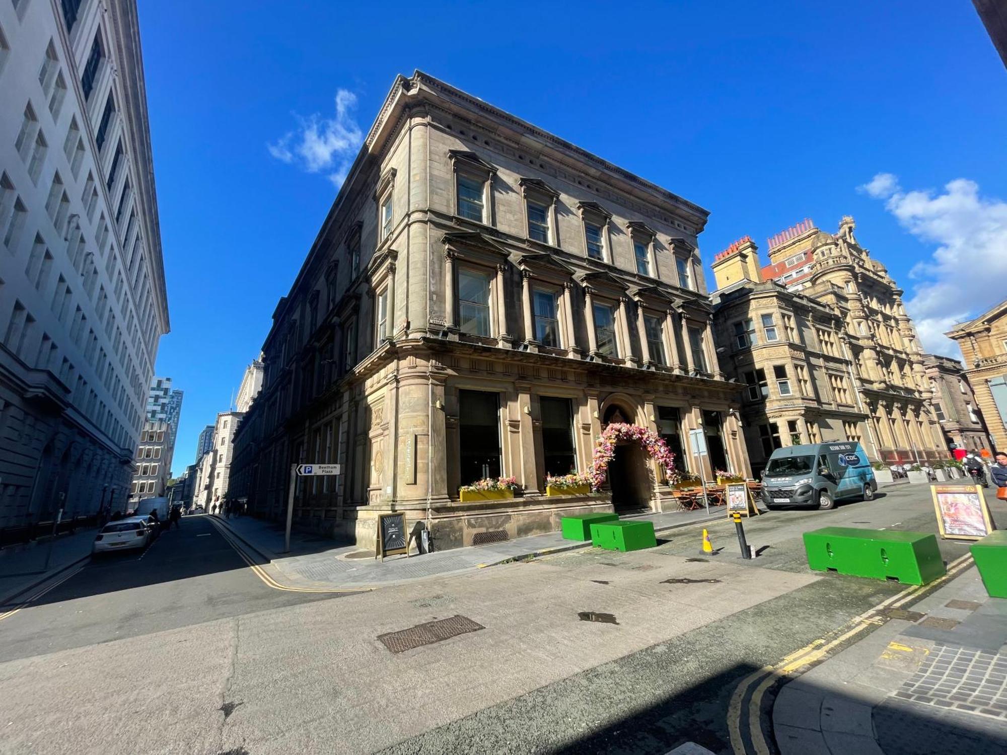 Heritage Bank Liverpool Exterior foto